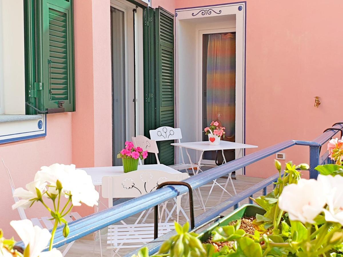 Casa Vacanze Family Albisola Superiore Eksteriør billede